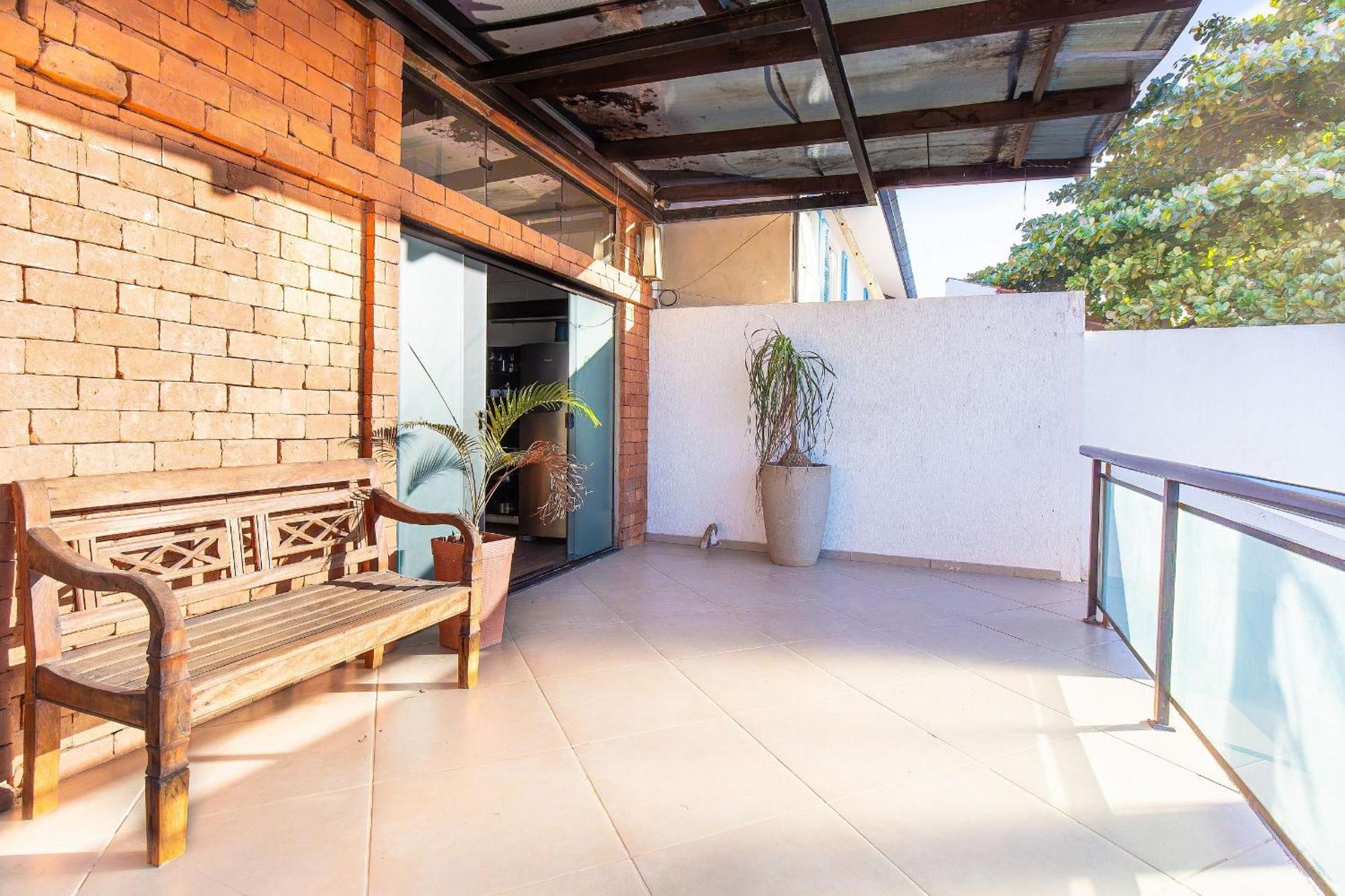 Apartamento Casa em Búzios com arquitetura industrial, sinuca e hidromassagem Exterior foto